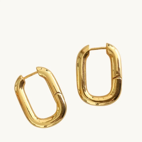 Retro Oval Hoop in Micro - Picture 2 of 2